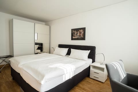 Classic Double Room, Non Smoking | Minibar, in-room safe, individually decorated, individually furnished