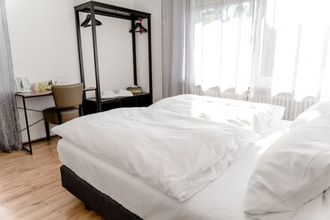 Standard Double Room, Private Bathroom, Garden View | 1 bedroom