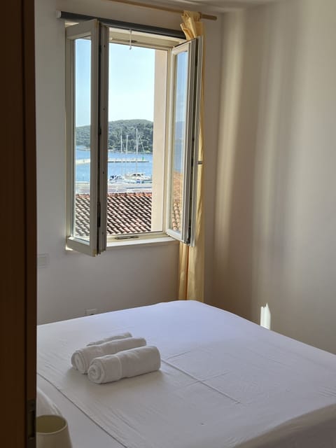 Apartment, 1 Bedroom, Sea View | Free WiFi, bed sheets