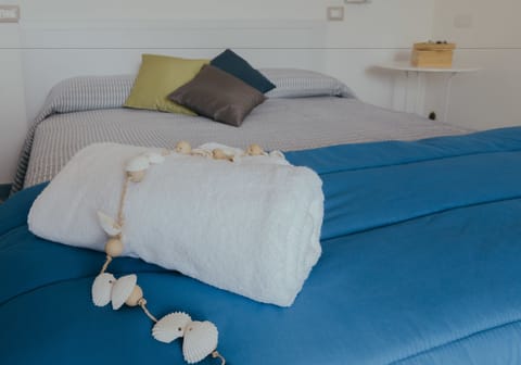 Comfort Double Room | Soundproofing, free cribs/infant beds, free WiFi, bed sheets