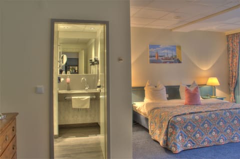 In-room safe, desk, laptop workspace, blackout drapes