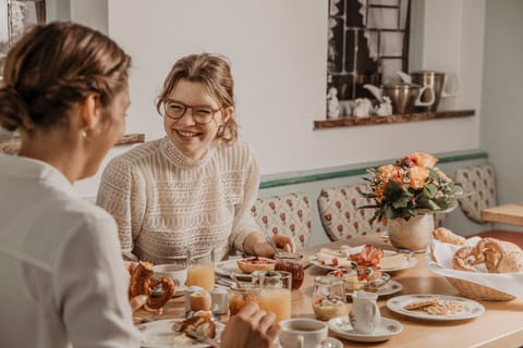 Daily buffet breakfast (EUR 25 per person)