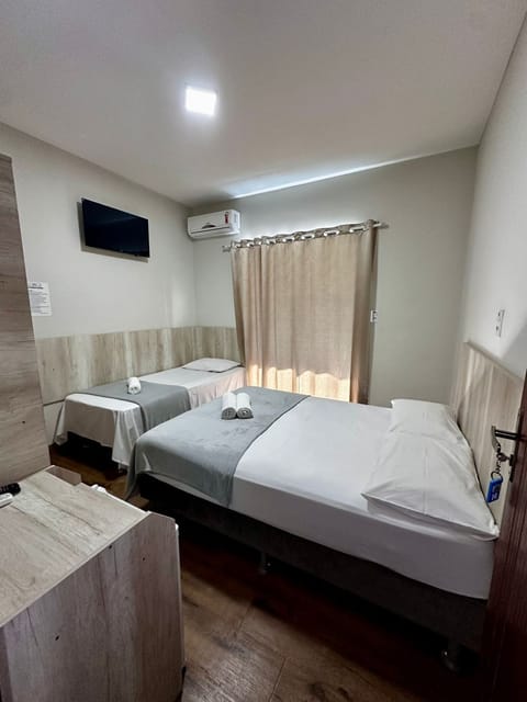 Minibar, free WiFi, bed sheets