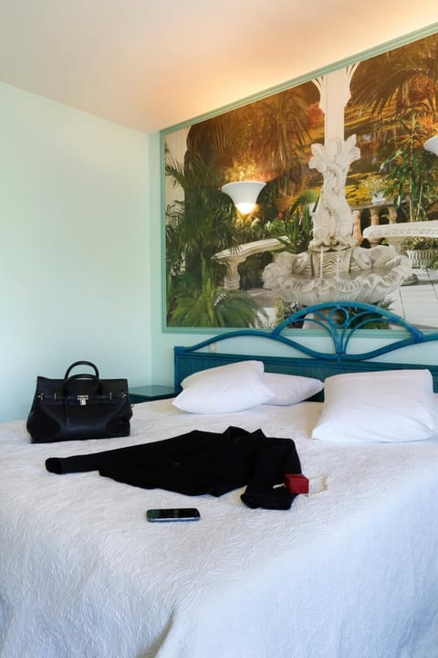 In-room safe, desk, iron/ironing board, free WiFi