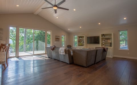 House, 4 Bedrooms | Interior