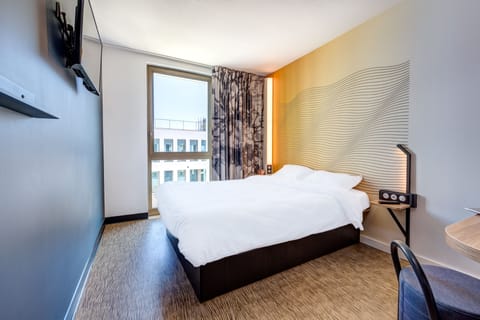 Premium bedding, desk, soundproofing, iron/ironing board