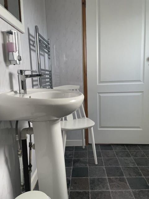 Premium bedding, iron/ironing board, free WiFi, bed sheets