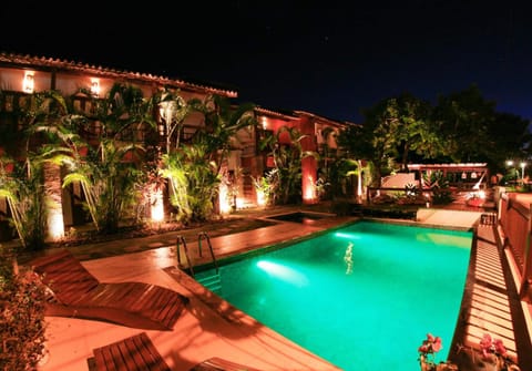 2 outdoor pools