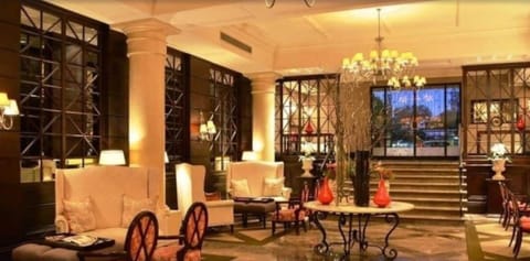 2 bars/lounges, poolside bar