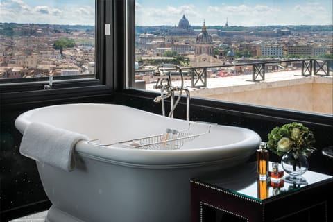 Penthouse (Hassler Suite) | Bathroom | Free toiletries, hair dryer, bathrobes, bidet