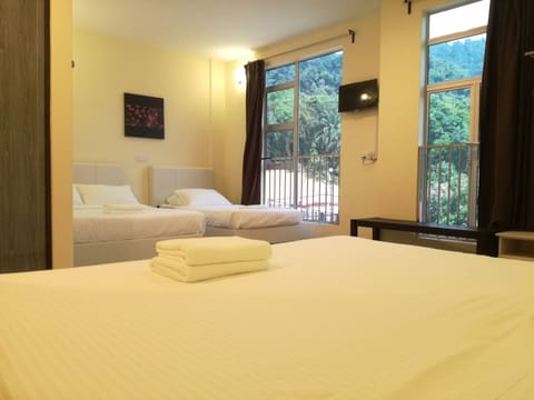 Family Suite, 5 Pax | Premium bedding, desk, iron/ironing board (on request)