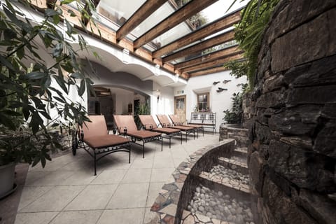 Sauna, body treatments, body wraps, body scrubs, facials