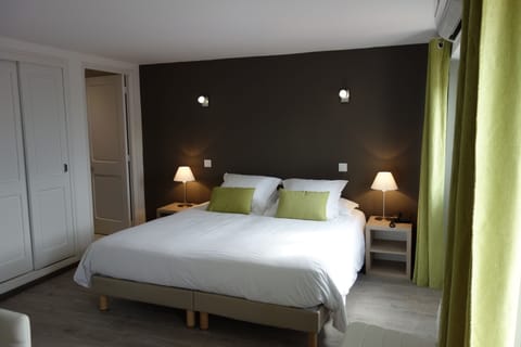 Superior Double or Twin Room, Terrace | Premium bedding, minibar, desk, soundproofing