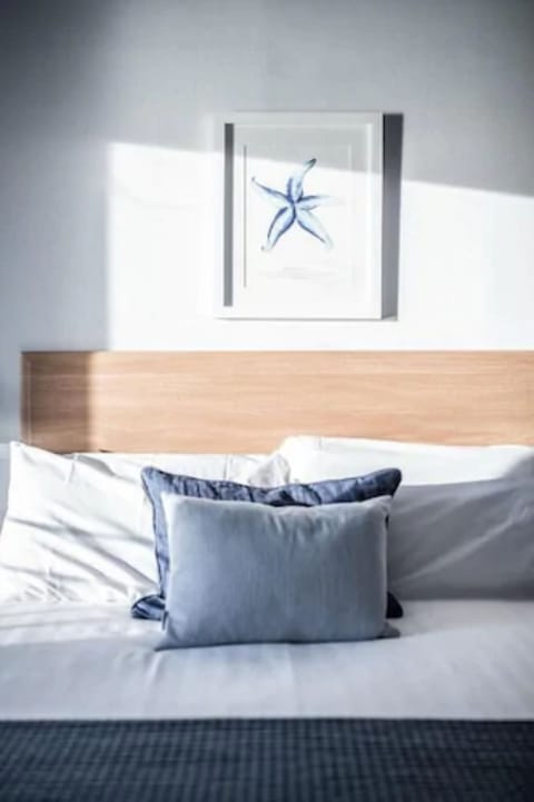 In-room safe, free WiFi, bed sheets