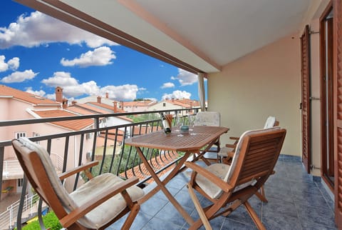 Apartment, 2 Bedrooms (1293/12303) | Balcony