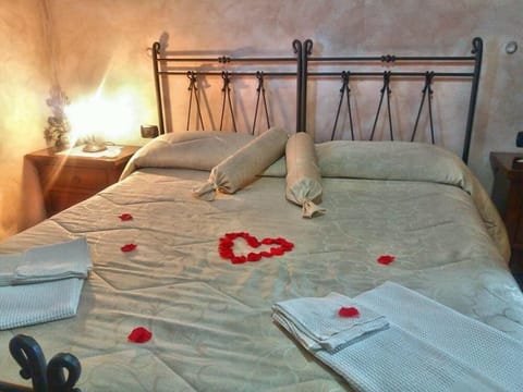 Double Room | Cribs/infant beds, free WiFi