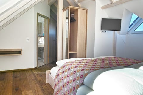 Deluxe Double Room, Non Smoking | Hypo-allergenic bedding, individually decorated, desk, blackout drapes