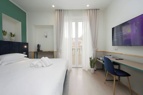 Double Room, Balcony | In-room safe, free WiFi, bed sheets