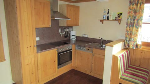 Exclusive Suite, 1 Bedroom | Private kitchenette