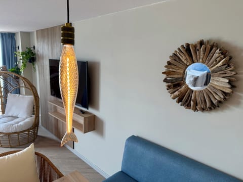 Hypo-allergenic bedding, minibar, in-room safe, individually decorated