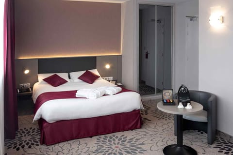 In-room safe, desk, iron/ironing board, free cribs/infant beds