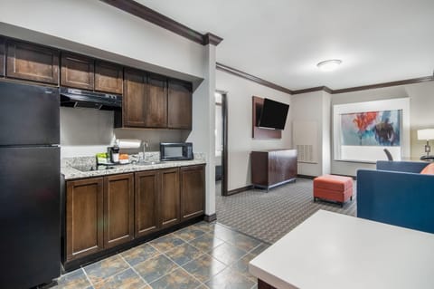 Luxury Suite, 1 King Bed, Non Smoking | Pillowtop beds, in-room safe, desk, blackout drapes