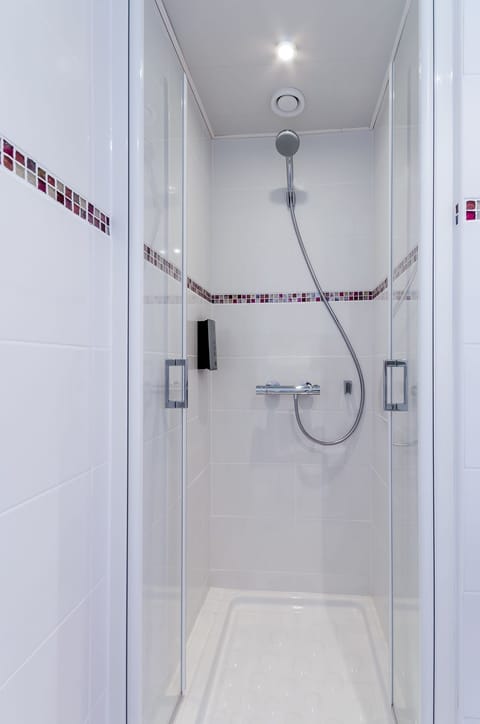 Double Room, Ocean View | Bathroom shower