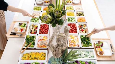 Daily buffet breakfast for a fee