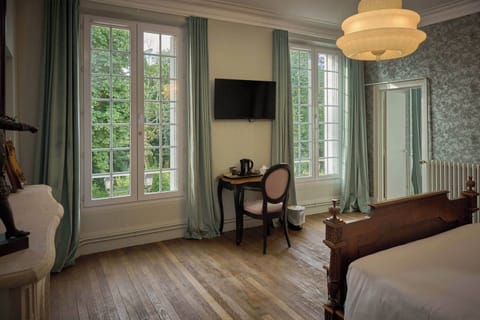 Superior Triple Room, Garden View (Château) | Individually decorated, individually furnished, desk, laptop workspace