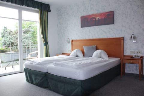 Basic Double Room | In-room safe, desk, cribs/infant beds, rollaway beds