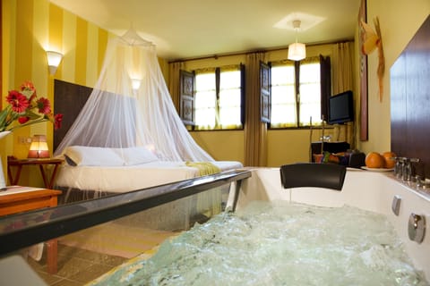 Superior Double Room (Especial Sol) | Premium bedding, desk, soundproofing, bed sheets
