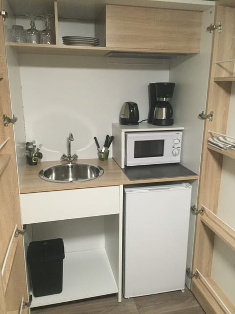 Classic Double Room (Chloé) | Mini-refrigerator