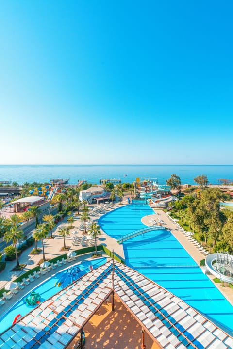 2 indoor pools, 2 outdoor pools, sun loungers, lifeguards on site
