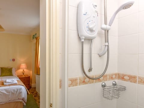 Standard Double Room, Ensuite | Bathroom