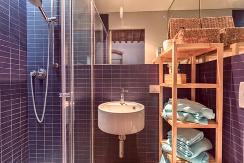 Apartment, 2 Bedrooms, 2 Bathrooms | Bathroom | Shower, rainfall showerhead, free toiletries, hair dryer