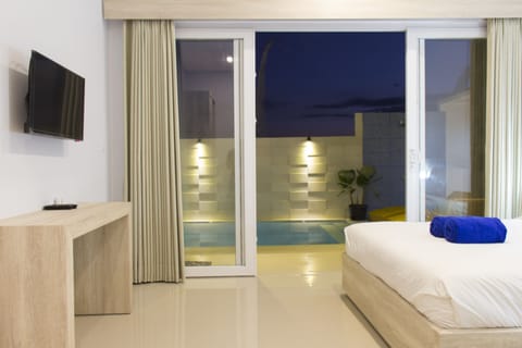 Deluxe Room, Pool View | View from room