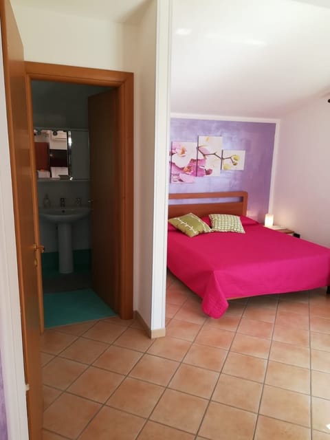 Triple Room, Sea View | Desk, rollaway beds, free WiFi