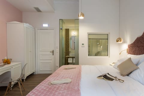 Bahar Executive Room | 1 bedroom, minibar, in-room safe, individually decorated