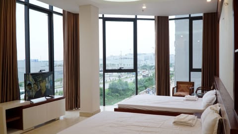 Double Room | Minibar, desk, blackout drapes, soundproofing