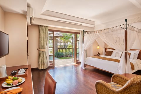 Studio Suite, Beach View (Free Return Airport Transfer) | Minibar, in-room safe, desk, blackout drapes