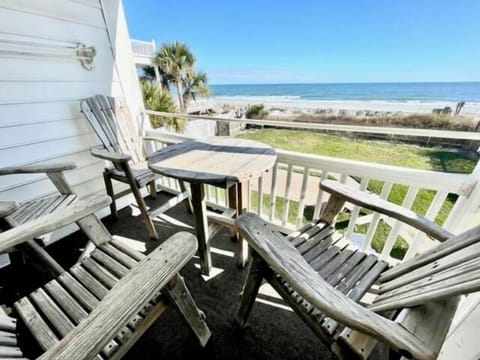 Condo, 3 Bedrooms | Property grounds