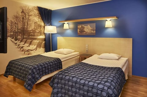 Room, 1 Queen Bed, No Windows | In-room safe, desk, blackout drapes, free WiFi