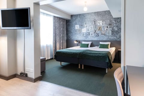 Junior Suite | In-room safe, desk, blackout drapes, free WiFi