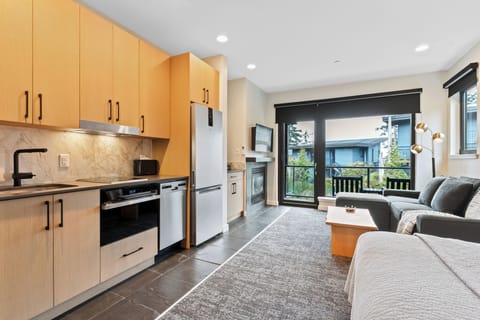 Studio Trail (short distance from main lodge) | In-room safe, iron/ironing board, free WiFi, bed sheets