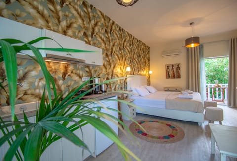 Luxury Double Room, 1 King Bed | Individually decorated, iron/ironing board, free WiFi, bed sheets