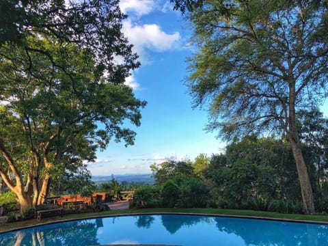 2 outdoor pools