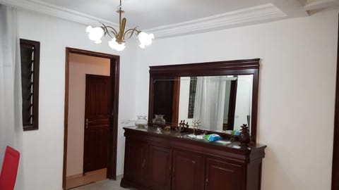 Apartment, 4 Bedrooms | Room amenity