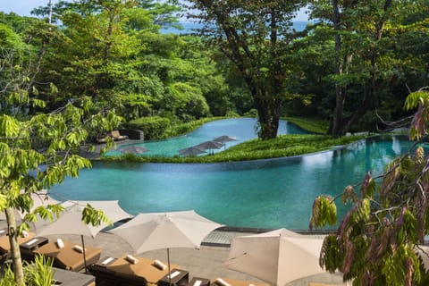 3 outdoor pools, sun loungers