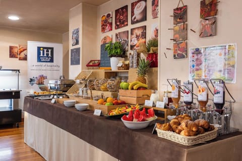 Daily buffet breakfast for a fee