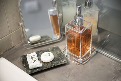 Deluxe Double Room, Private Bathroom, City View (Castello) | Bathroom | Shower, rainfall showerhead, eco-friendly toiletries, hair dryer